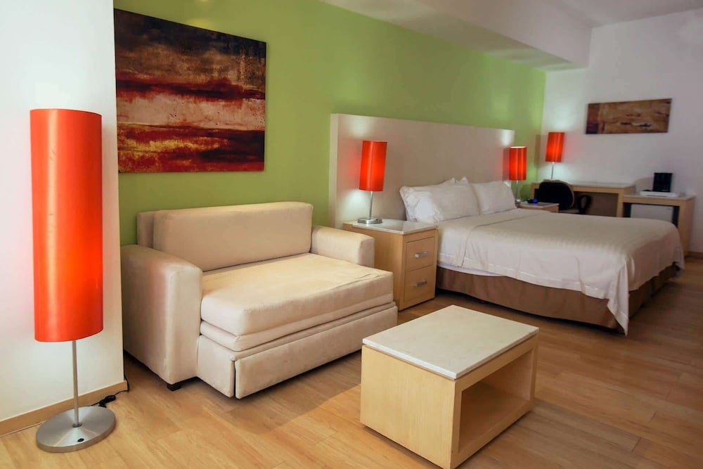 Standard Room, 1 King Bed with Sofa bed photo 3