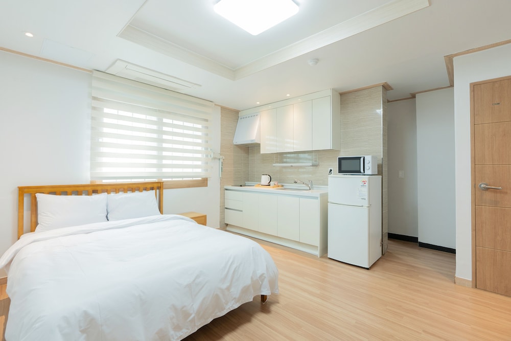 Basic Double Room photo 3