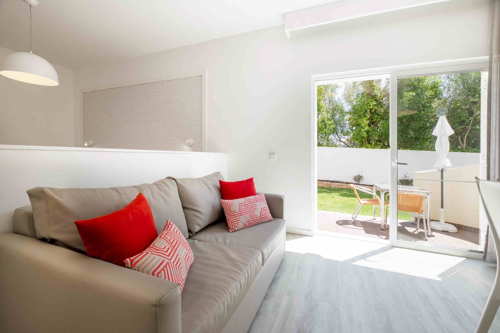 Premium Studio, Garden Area photo 3