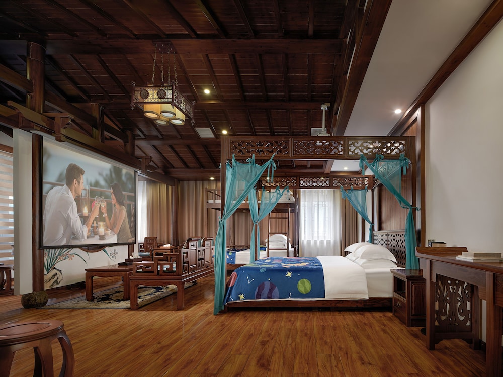 Deluxe Suite, Balcony, Lake View