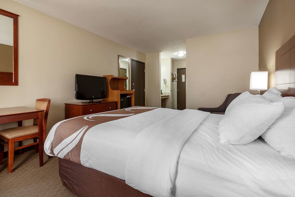 Standard Room, 1 Queen Bed, Non Smoking - Photo 4