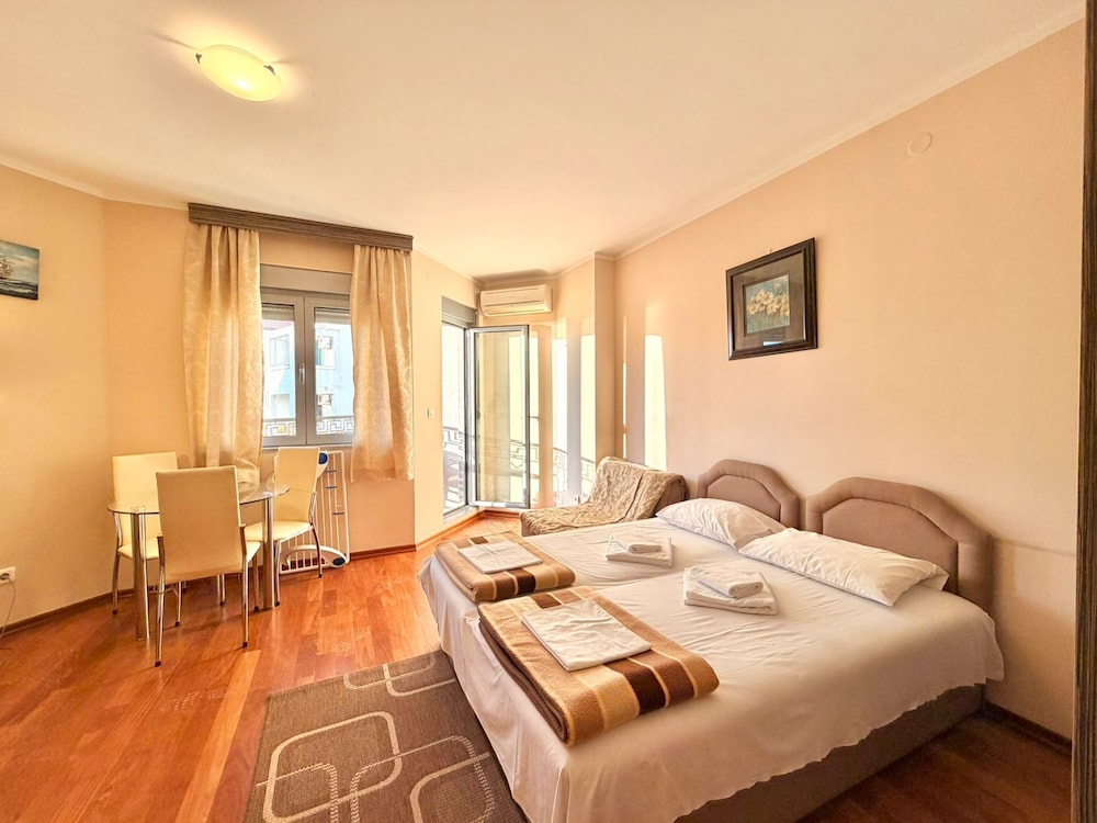 Comfort Studio, Balcony, Partial Sea View