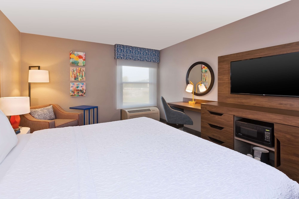 Studio, 1 King Bed, Accessible, Non Smoking (Hearing) - Photo 3