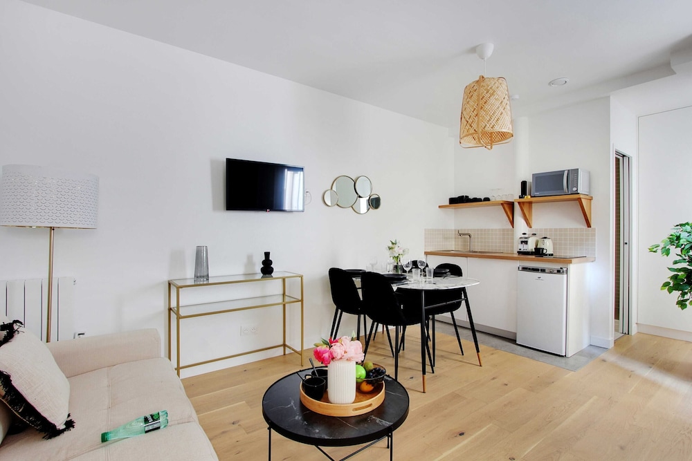 Apartment photo 1