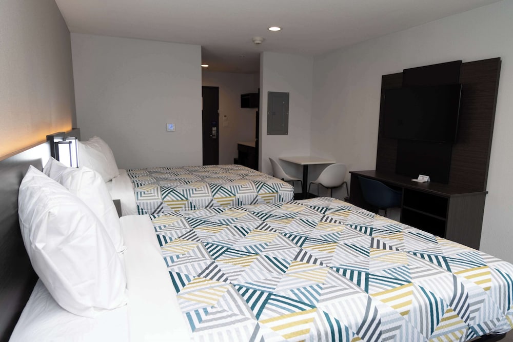 Standard Room, 2 Queen Beds, Accessible, Non Smoking - Photo 1