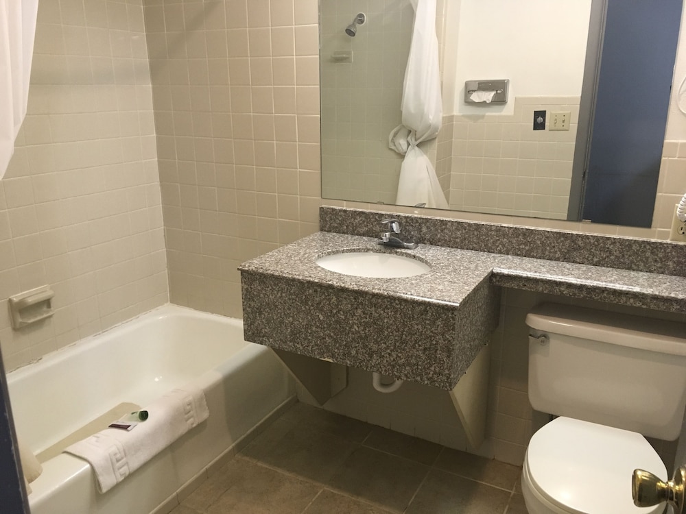 Suite, 3 Queen Beds, Smoking photo 3