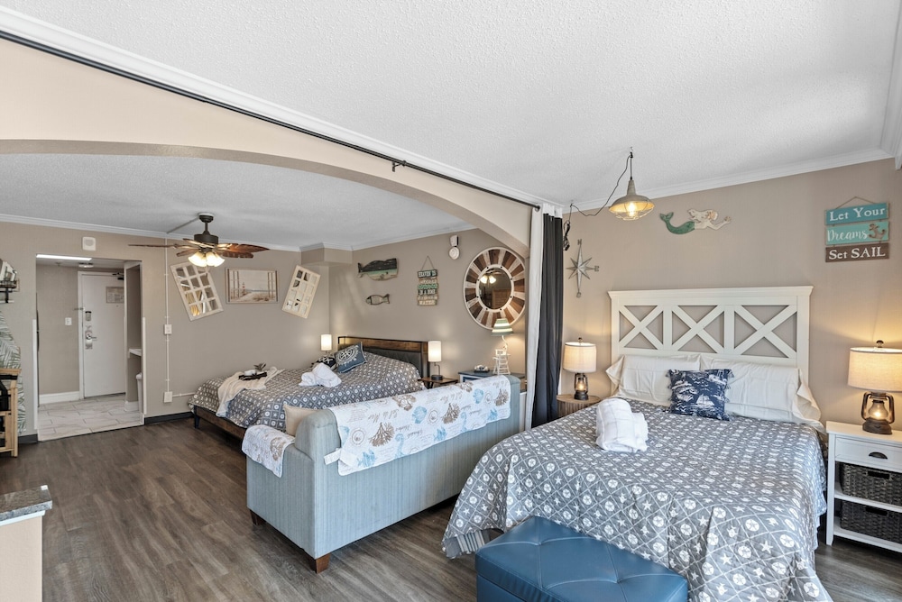 Studio, Multiple Beds, Pool Access, Poolside (201), photo 6