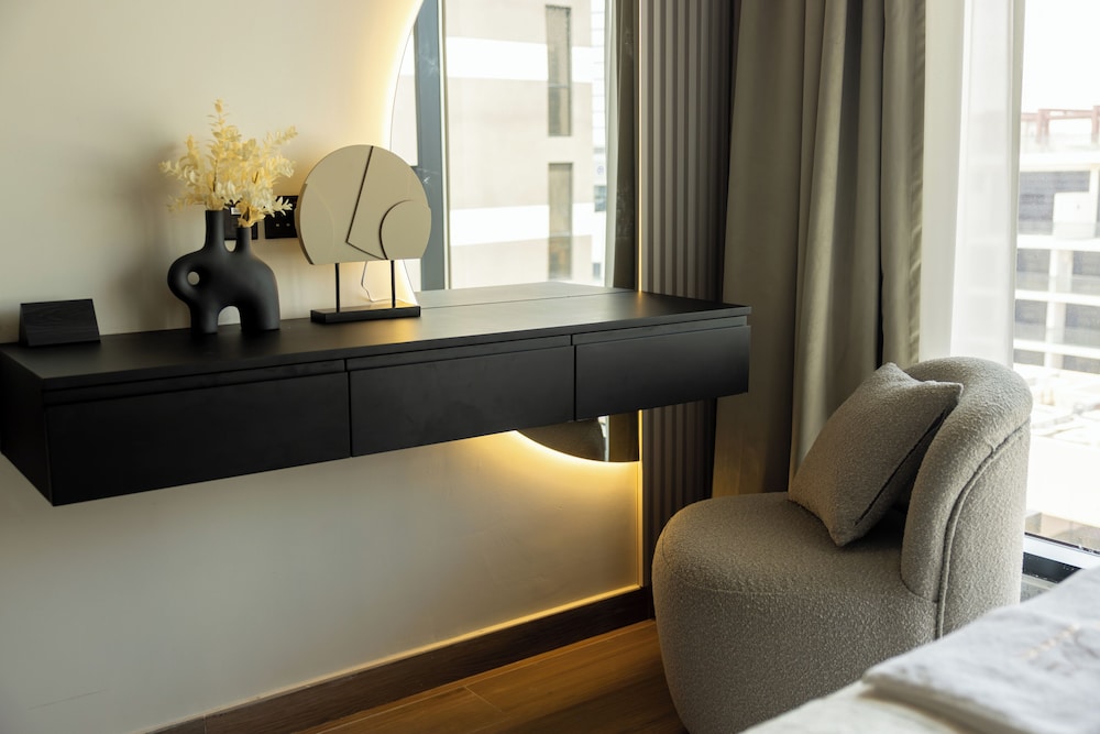 Deluxe Apartment, City View photo 3