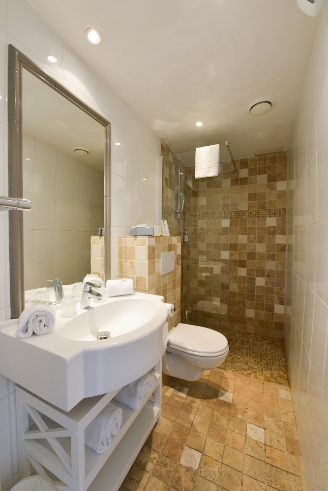 Superior Double Room, 1 Queen Bed, Non Smoking photo 2