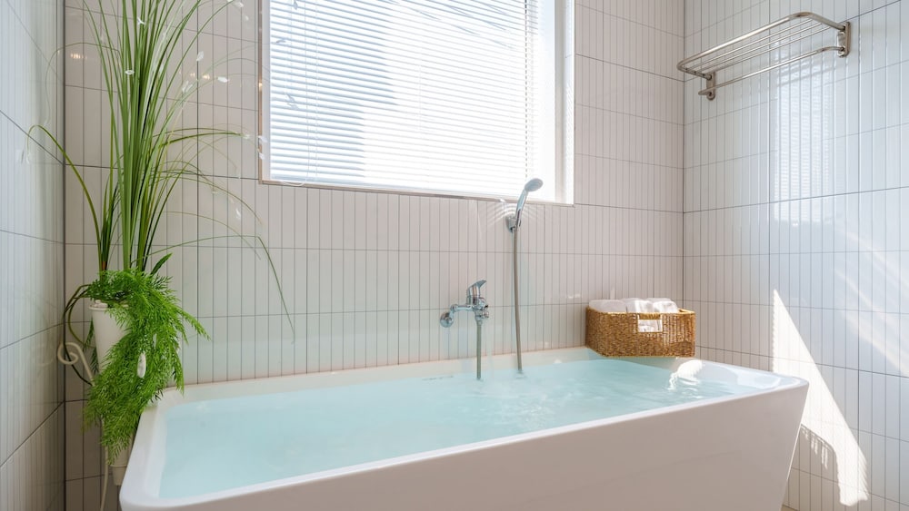 Basic Room, 1 Bedroom (203(Suite room/Private BBQ))