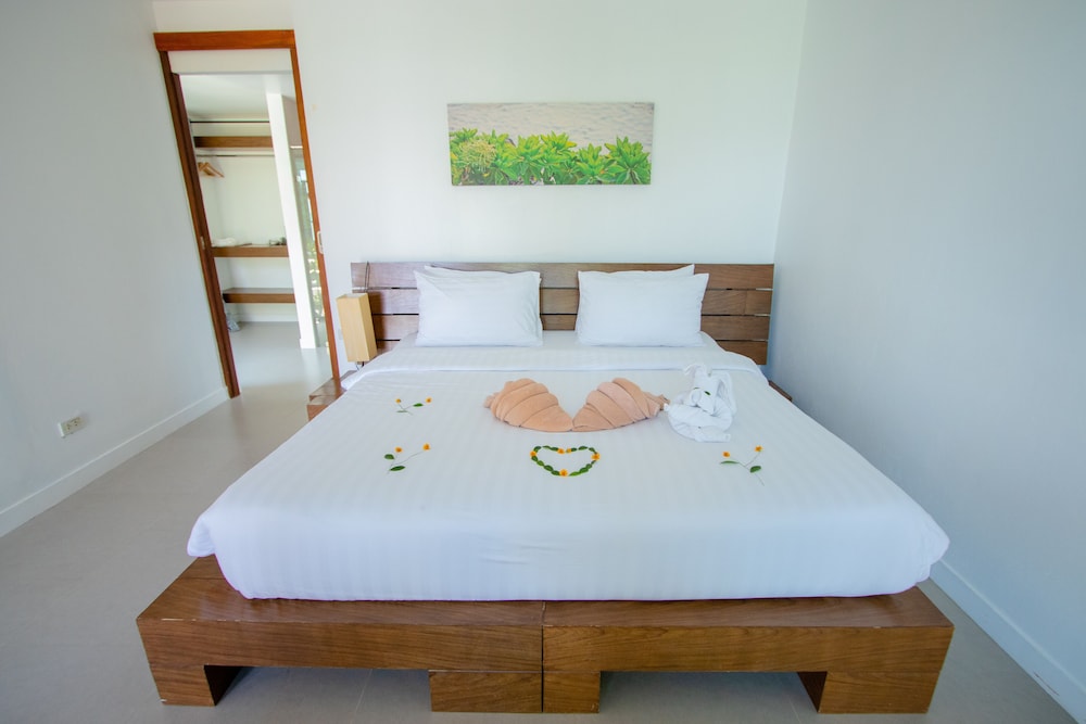 Grand Premier Beachfront Pool Villa photo 3