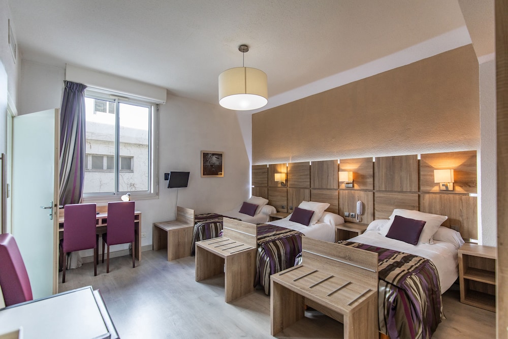 Triple Room, 3 Twin Beds, Courtyard View photo 1