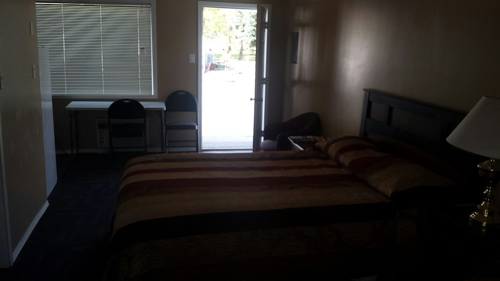 Standard Room, 2 Double Beds, Kitchen photo 2