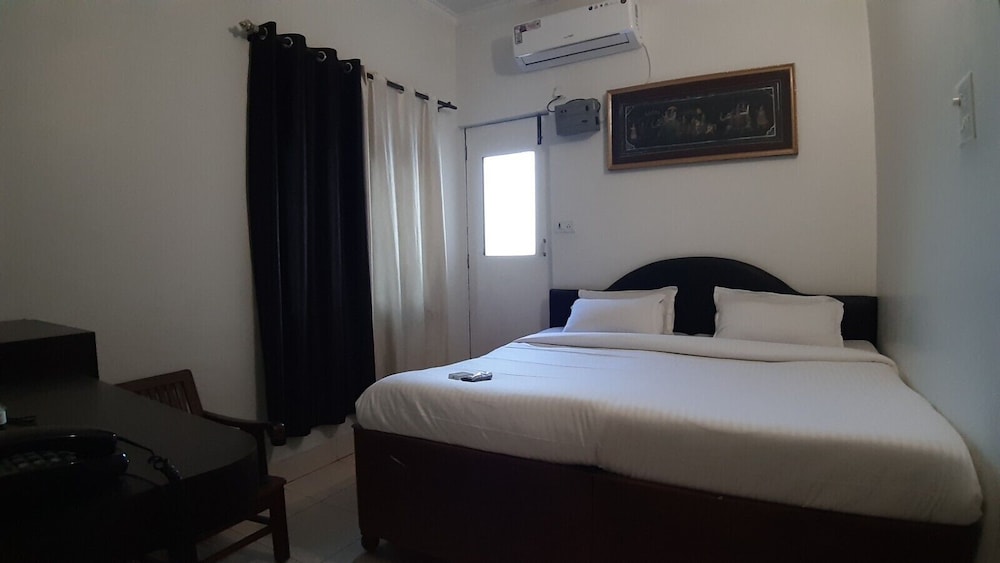 Standard River View AC Room photo 3