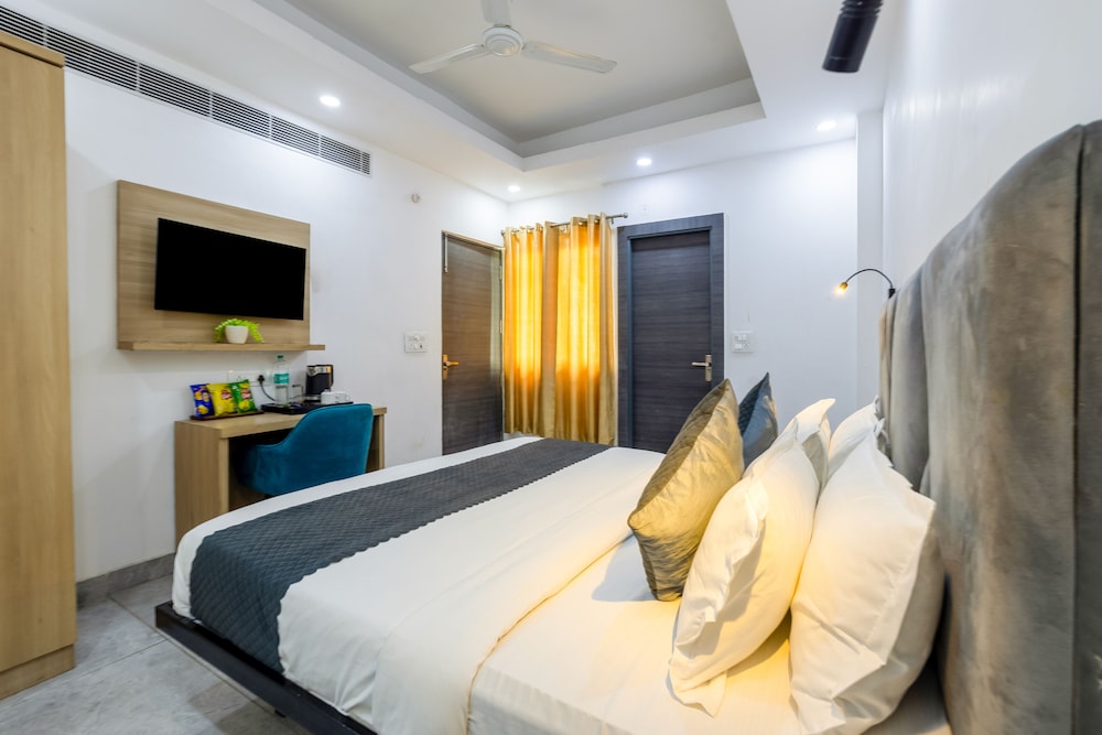 Deluxe Room, City View