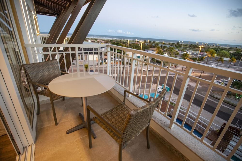 South Diamond Semi Presidential Suite thumbnail 6