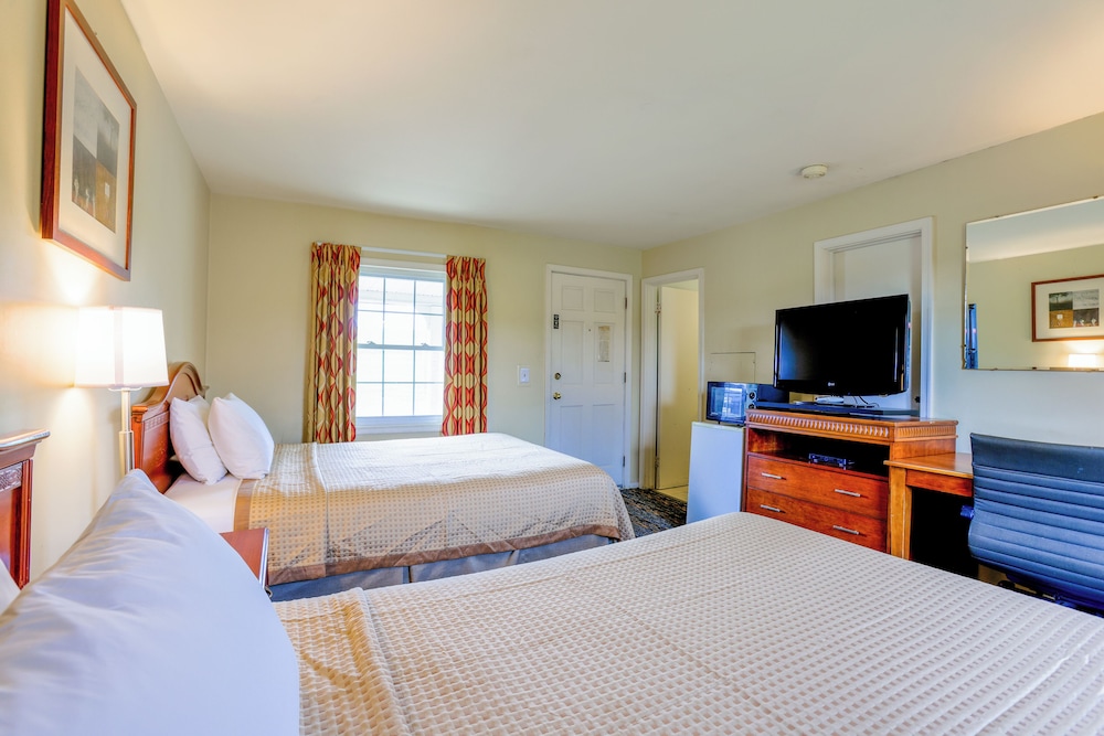Room, 2 Queen Beds, Non Smoking photo 3