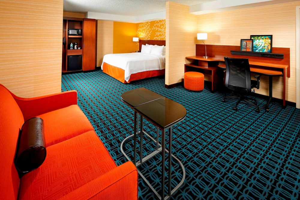 Room, 1 King Bed (Hearing Accessible) - Photo 3