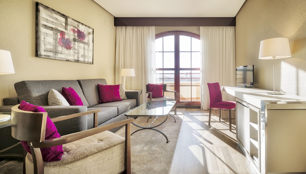 Family Room (2 Adults + 2 Children) - Photo 6