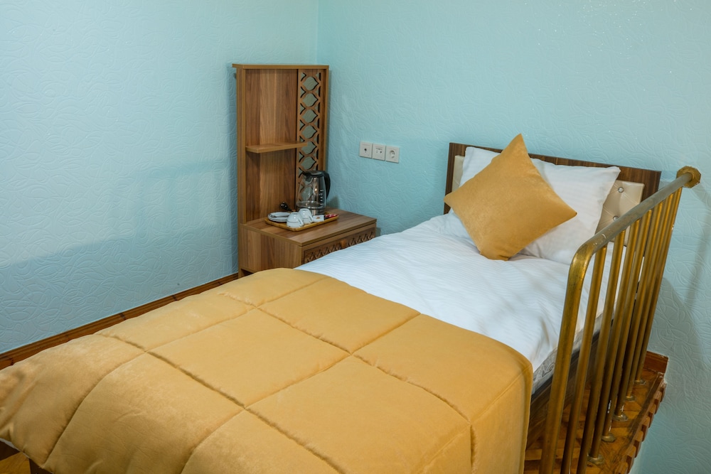 Triple Room (Budget) photo 3