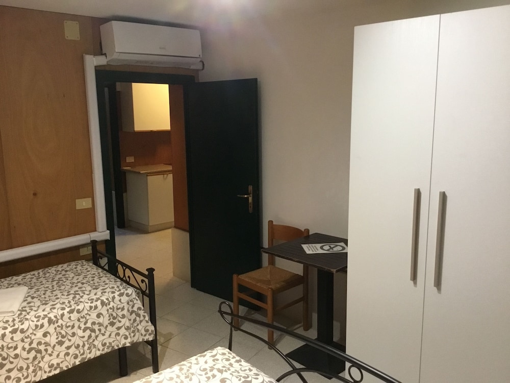 Double Room, Shared Bathroom photo 2