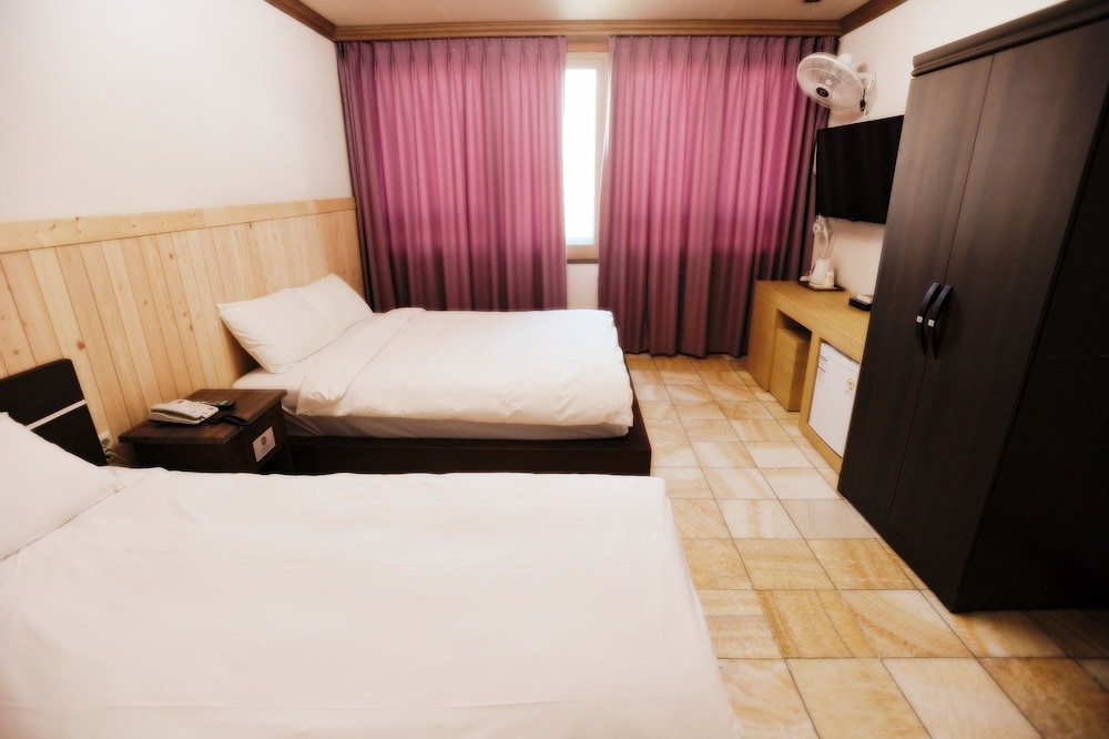 Standard Twin Room photo 1