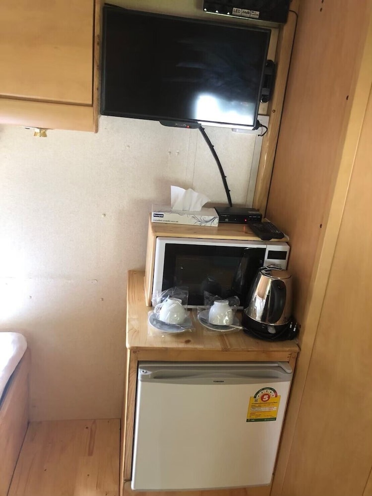 Caravan Car 01 photo 2