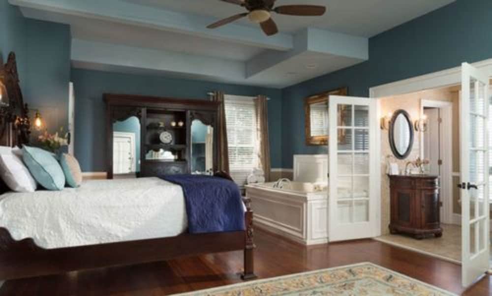 Room (1 King George)