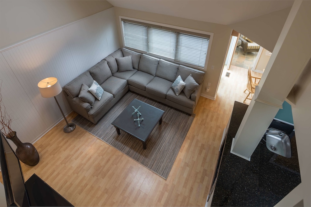 Condo, 2 Bedrooms, Kitchen