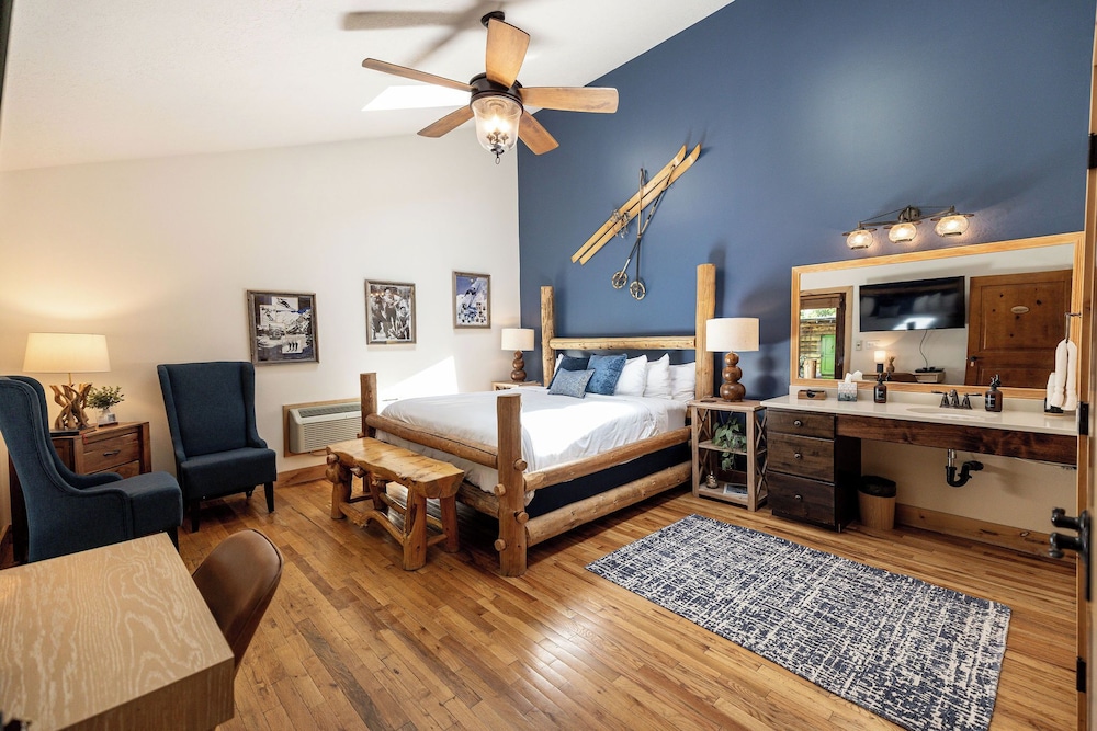 Corey Engen - King Bed Ensuite