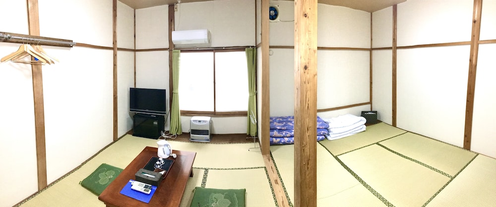Basic Room photo 2