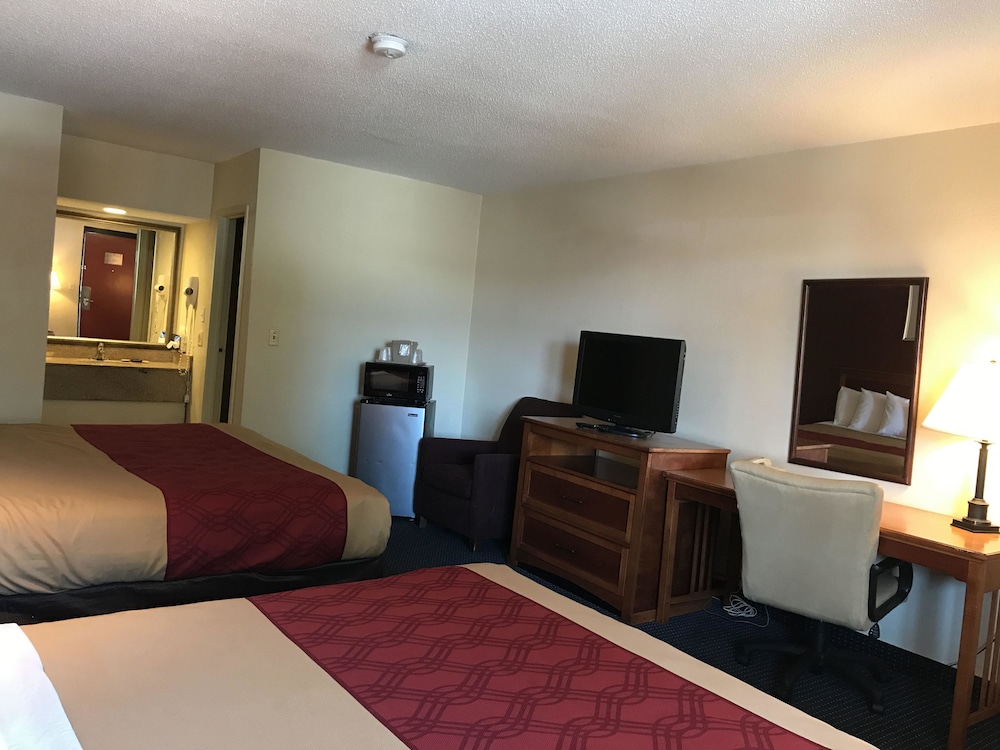 Room, 2 Double Beds, Non Smoking - Photo 2