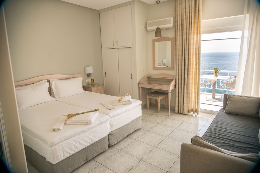Apartment, 1 Bedroom, Sea View (for 4) photo 2