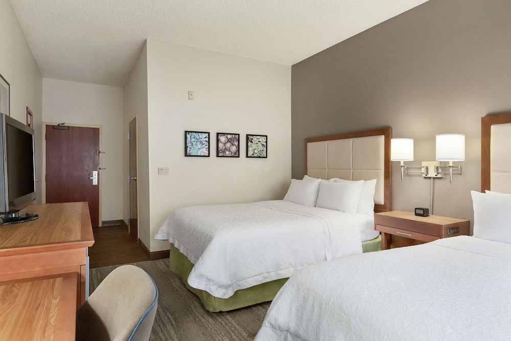 Room, 2 Queen Beds, Accessible, Non Smoking (Roll-In Shower) - Photo 3