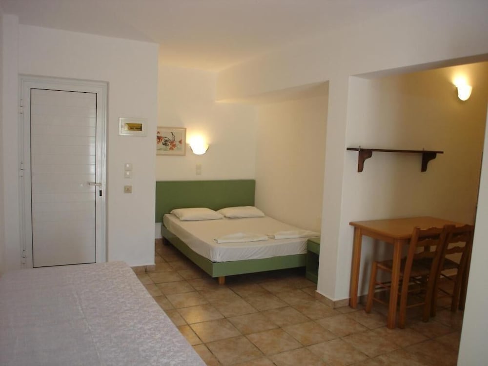 Economy Room (semi basement)