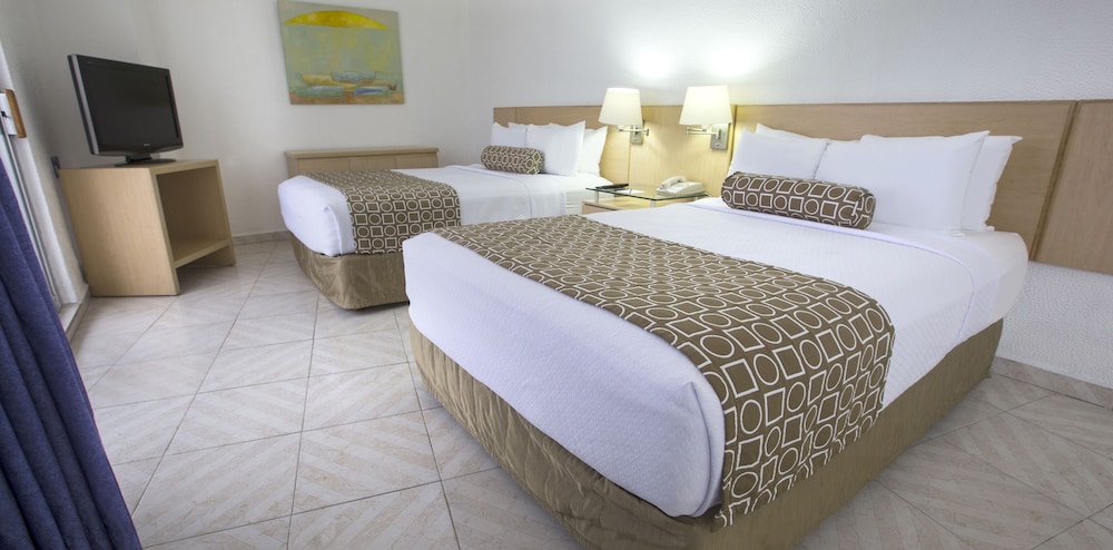 Junior Suite, 2 Double Beds, Balcony, Partial Ocean View - Photo 5