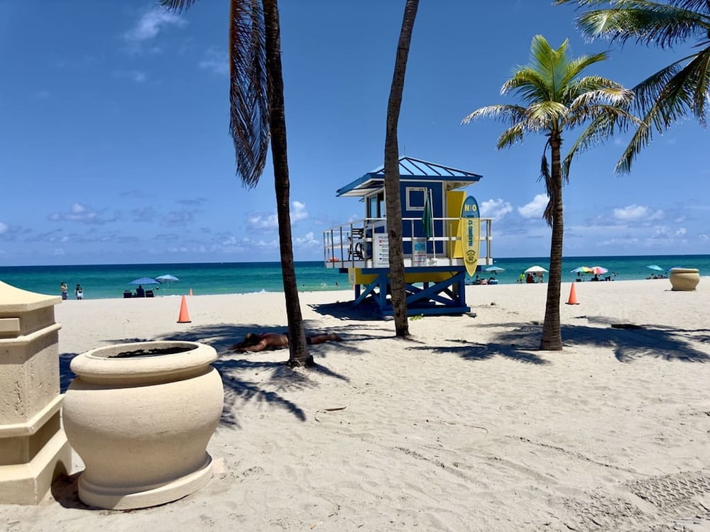 Beach Lover s Studio Apartment in Hollywood FL, Photo 4
