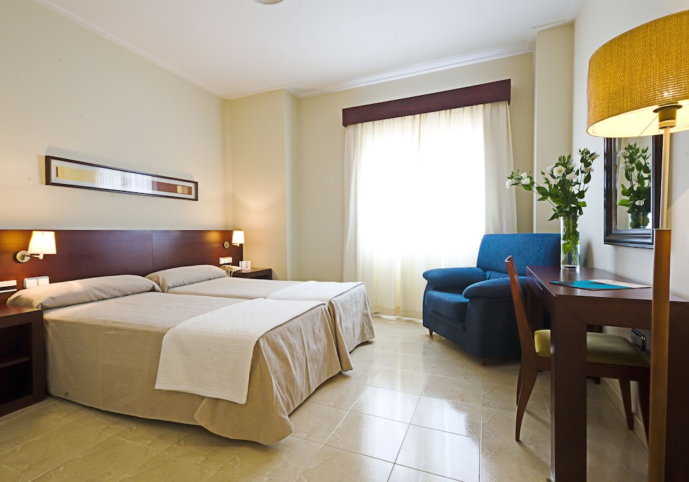 Standard Double Room Single Use - Photo 4