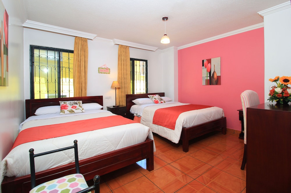 Room, 2 Double Beds photo 1