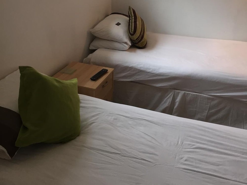 Double or Twin Room, Ensuite photo 1