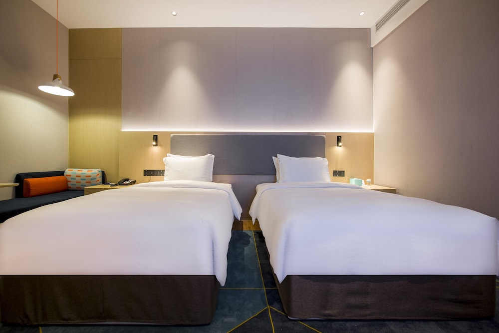 Standard Room, 2 Double Beds - Photo 4