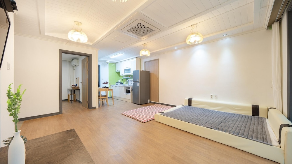 Basic Room, 1 Bedroom (Joyagdol 3) photo 3