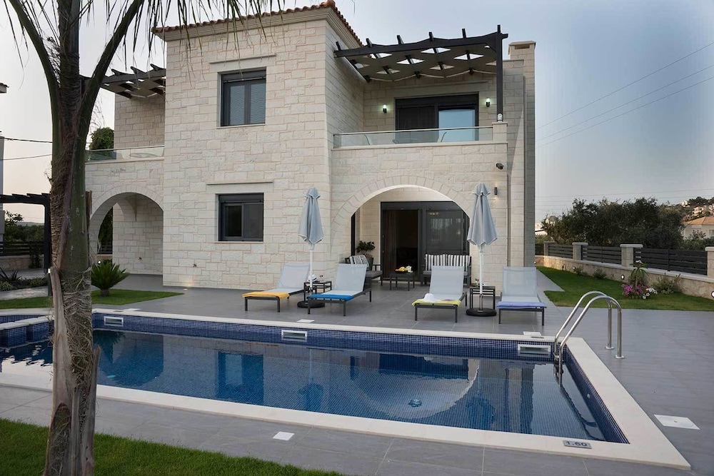 Villa, 4 Bedrooms, Private Pool photo 3