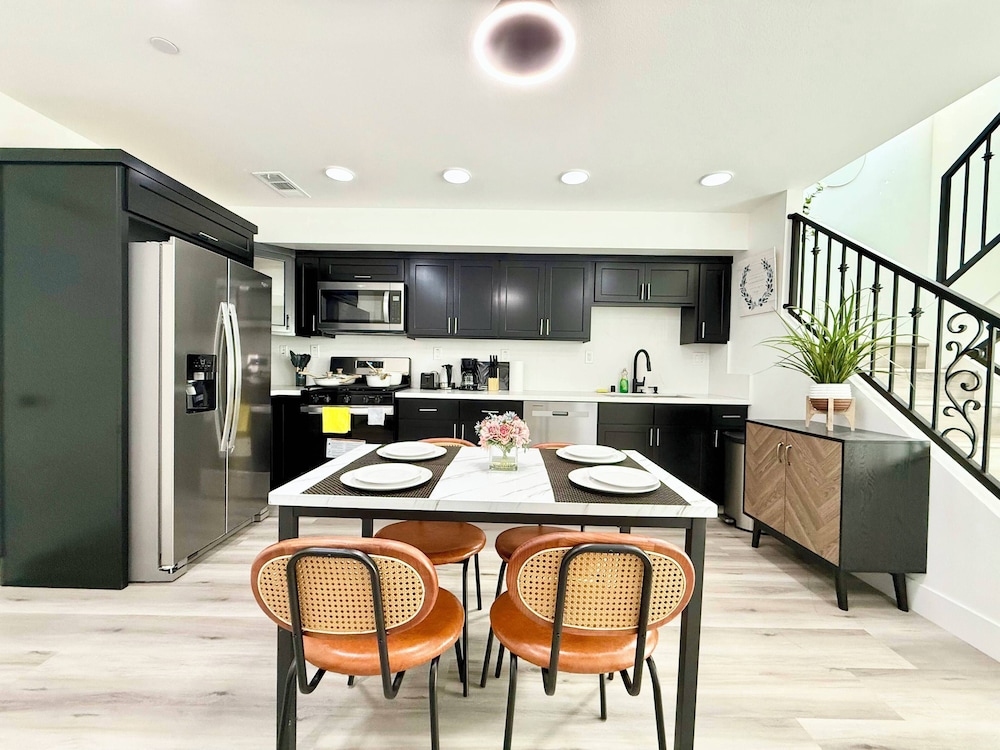Deluxe Apartment, 4 Bedrooms, Non Smoking, Kitchen