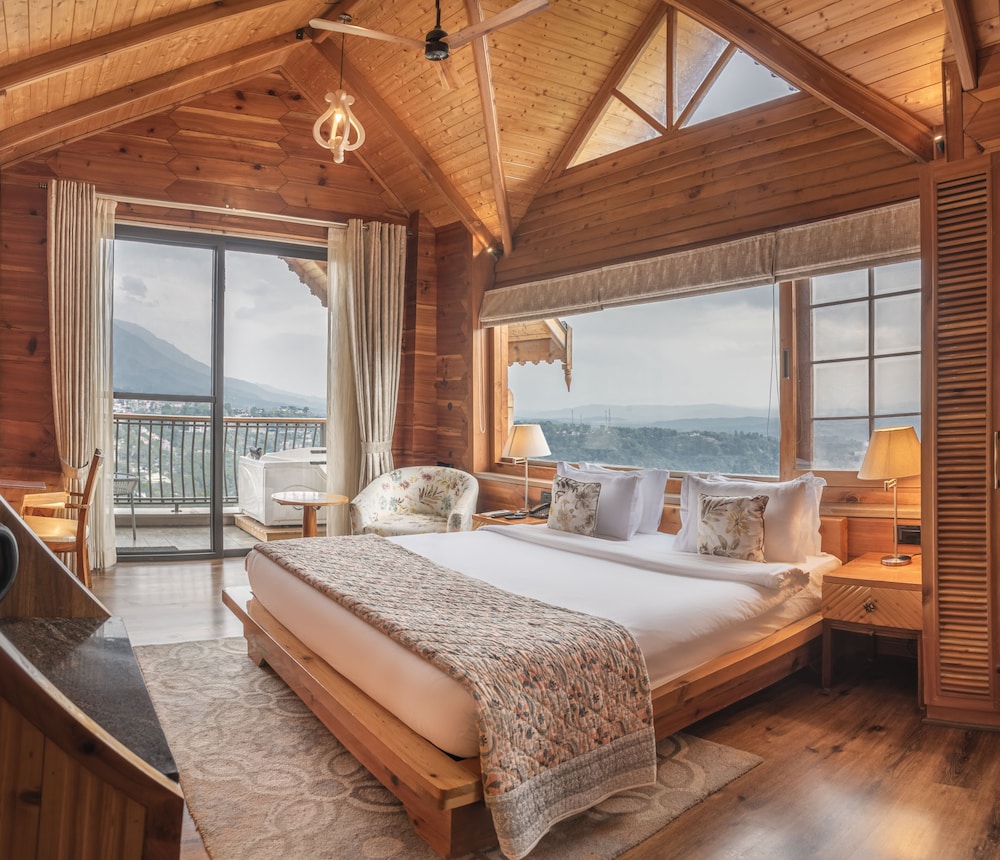 Traditional Chalet, Bathtub, Mountain View photo 2