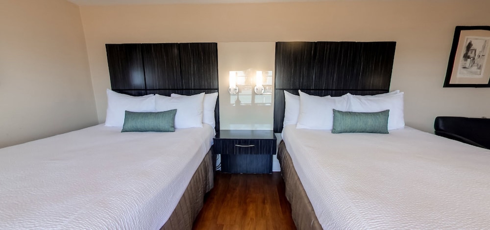 Standard Room, 2 Queen Beds, Accessible, Non Smoking - Photo 2