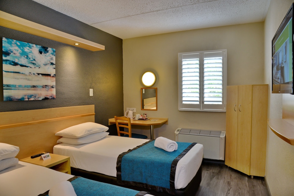Twin Room, Non Smoking photo 3