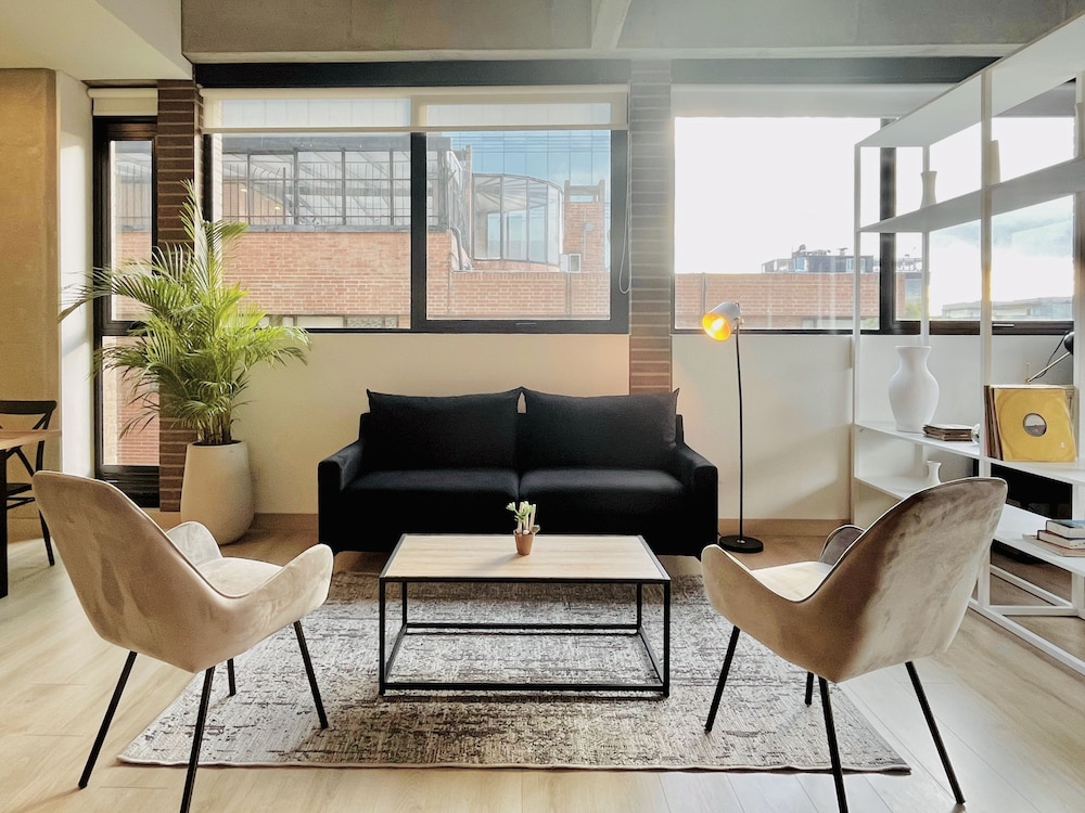 Apartment (601)