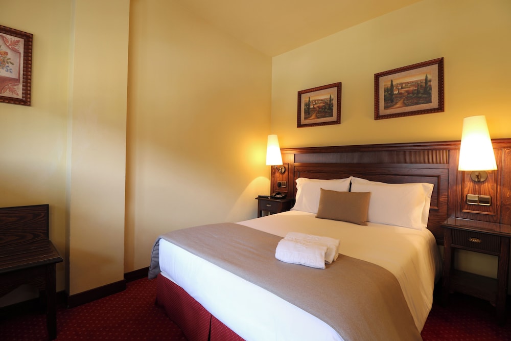 Double Room - Photo 5