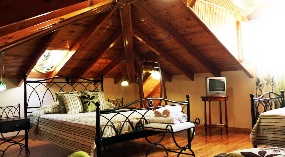 Family Quadruple Room, 1 Bedroom, Kitchenette